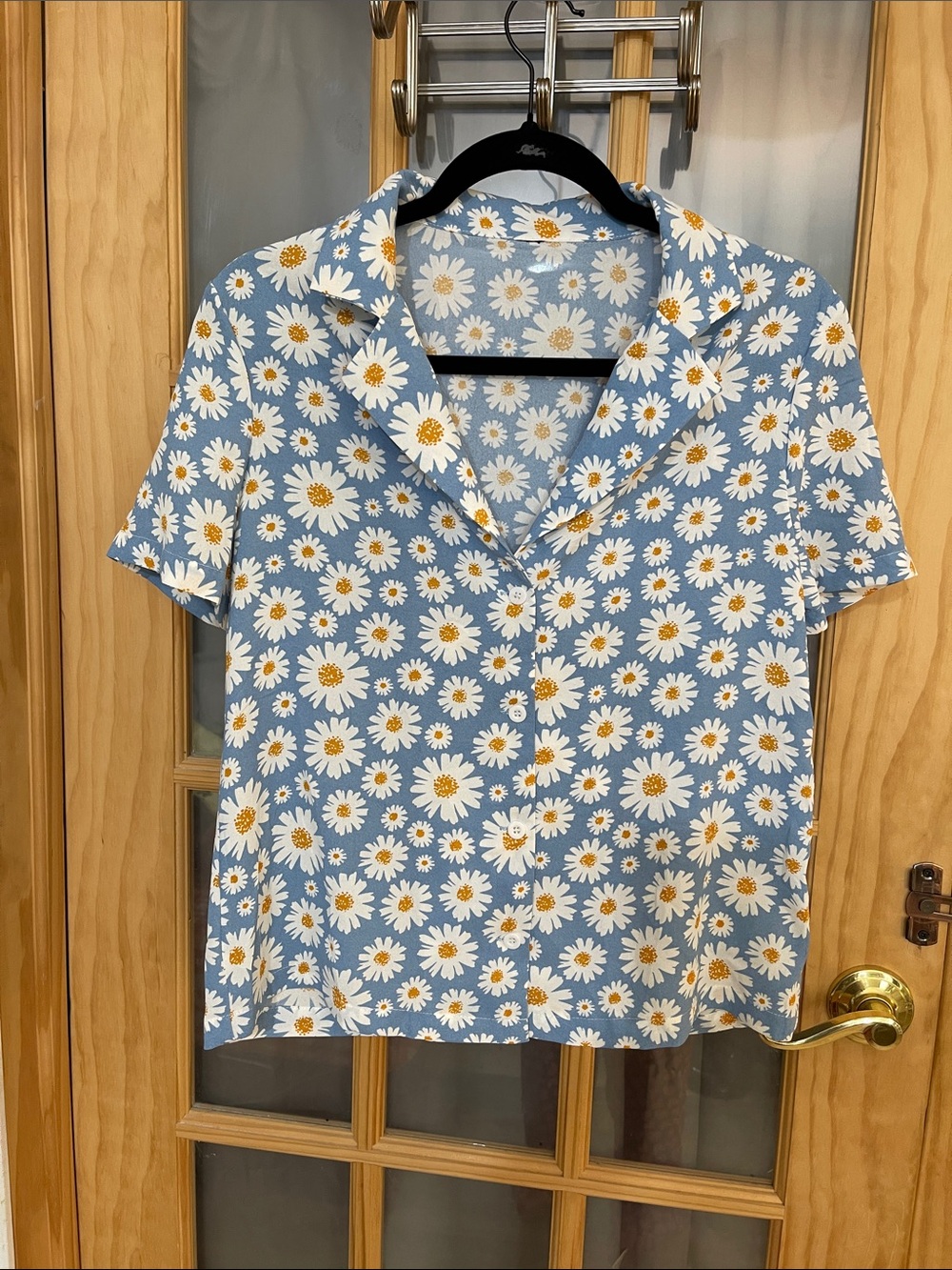 171. Blue Daisy-Print Short Sleeve Collared Top - Picture 2 of 4